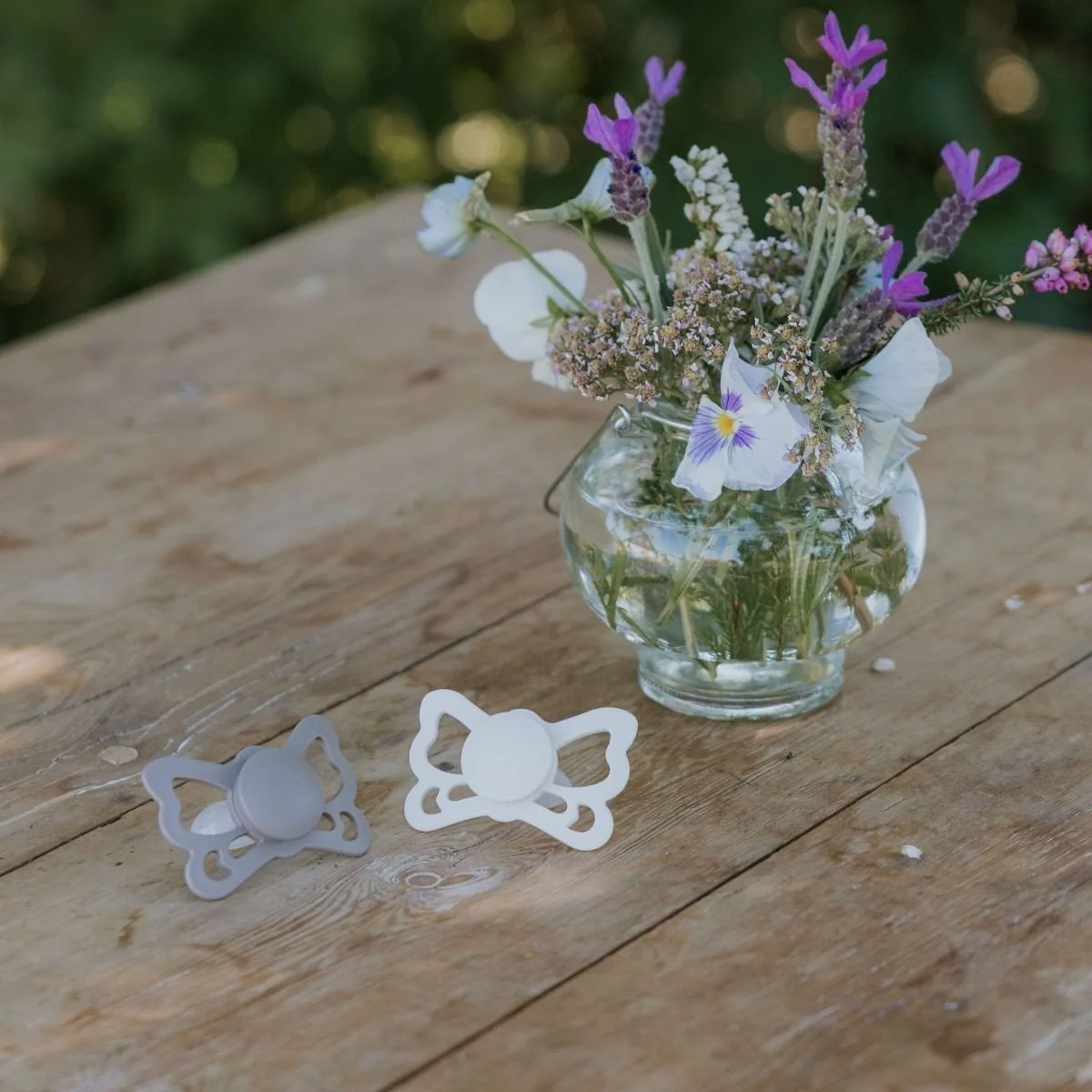 Frigg Speen Maat 2 Butterfly Portobello/Cream Silicone 2St - Image 2