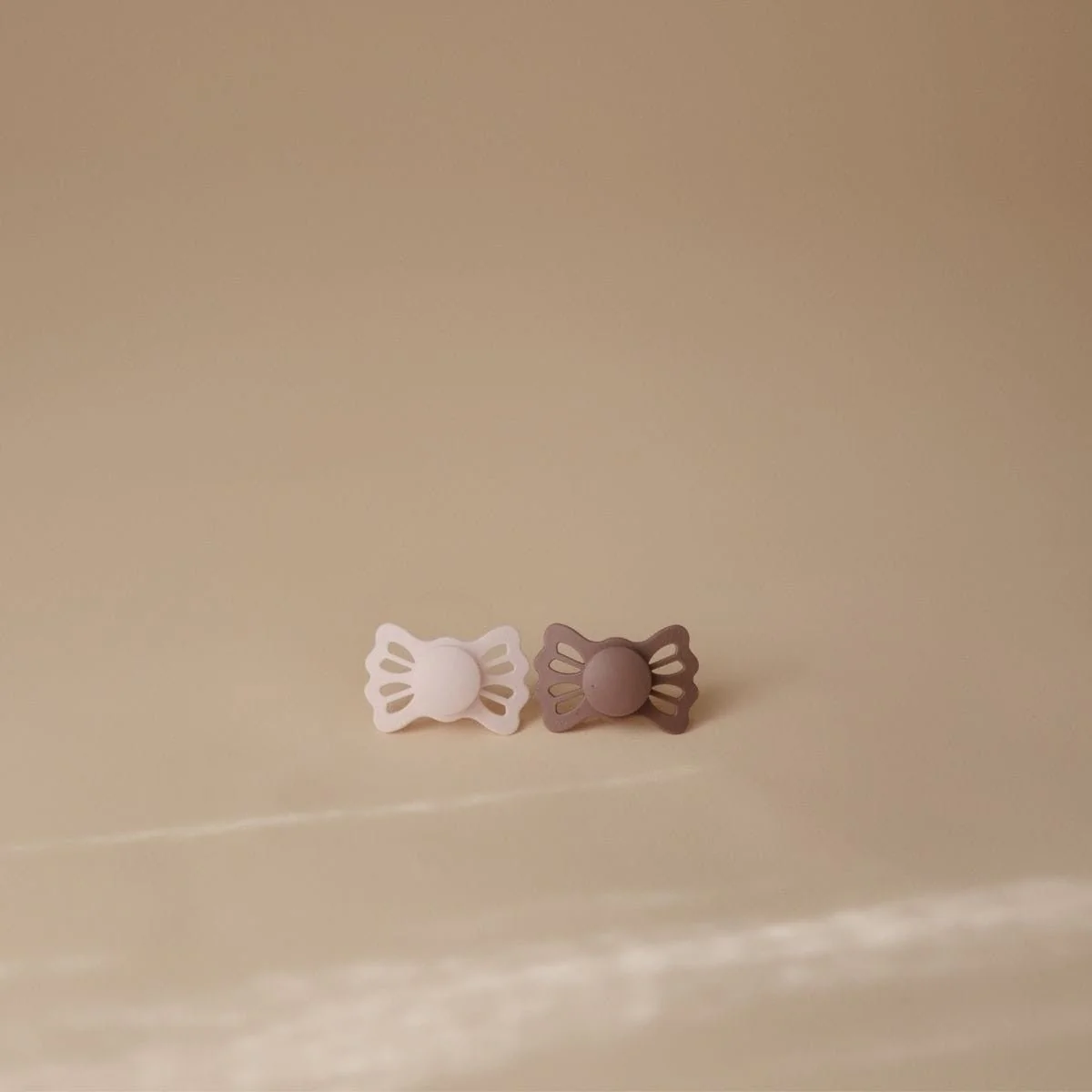 Frigg Speen Maat 2 Lucky White Lilac/Twilight Mauve Silicone 2-Pack - Image 2