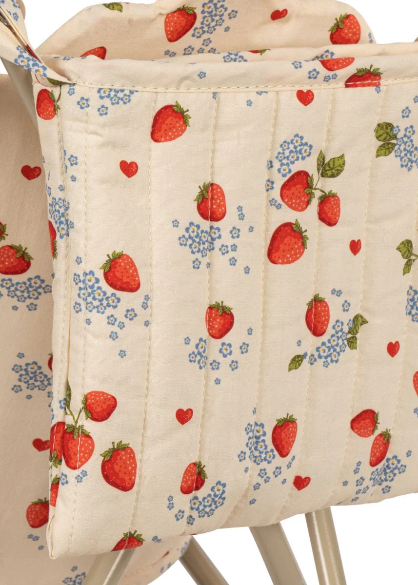 Konges Slojd Poppenwagen Aardbei met Pop Coco - Cadeauset - Image 7