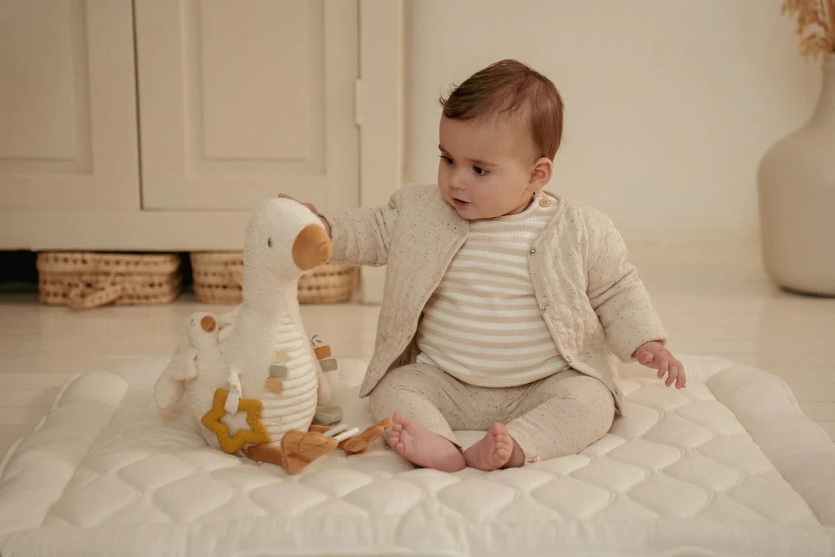 Little Dutch Activiteiten Knuffel Newborn Little Goose - Image 8