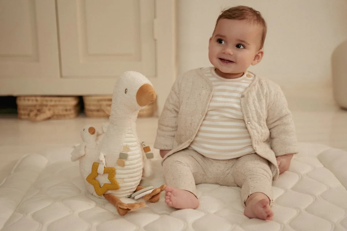 Little Dutch Activiteiten Knuffel Newborn Little Goose - Image 9