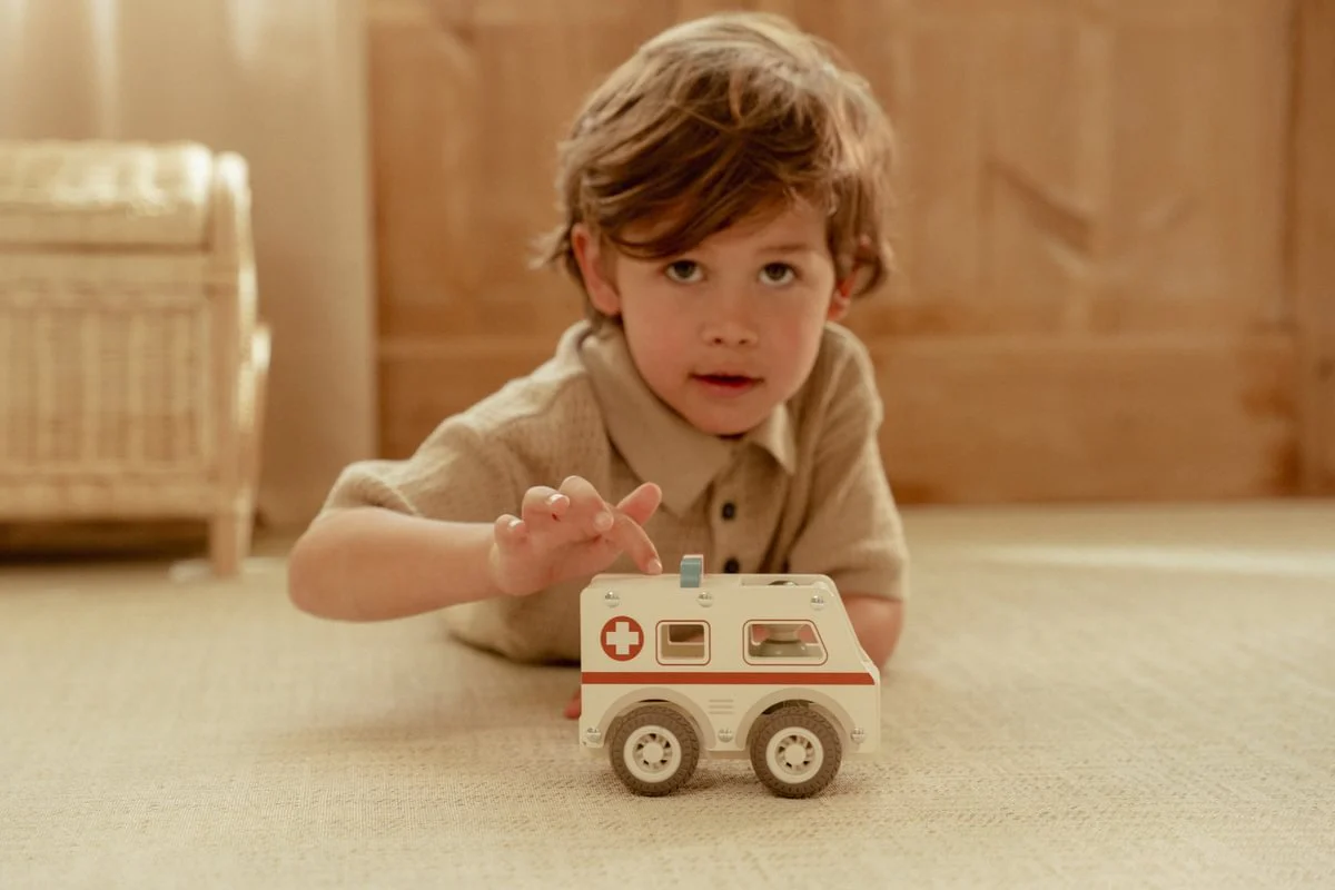 Little Dutch Ambulance Met Pegdoll - Image 13