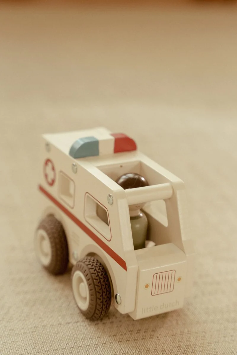 Little Dutch Ambulance Met Pegdoll - Image 16