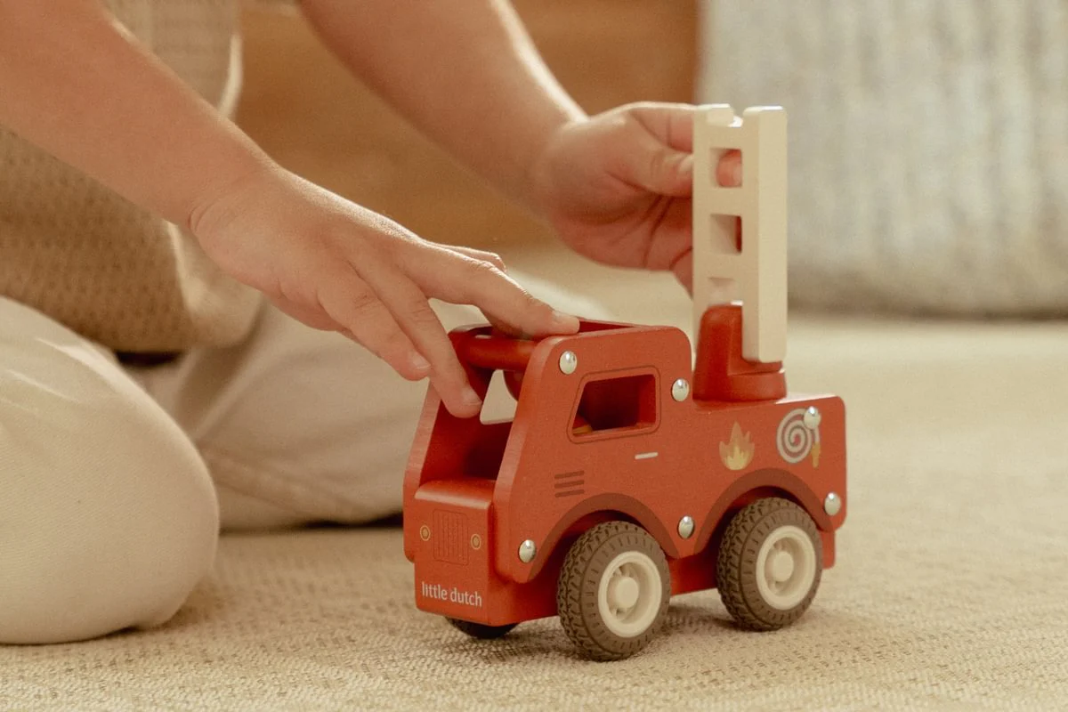 Little Dutch Brandweerwagen Met Pegdoll - Image 14