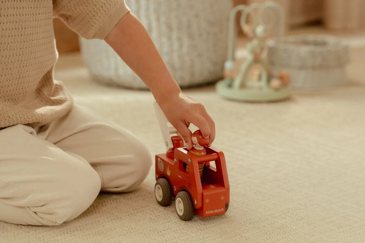 Little Dutch Brandweerwagen Met Pegdoll - Image 17