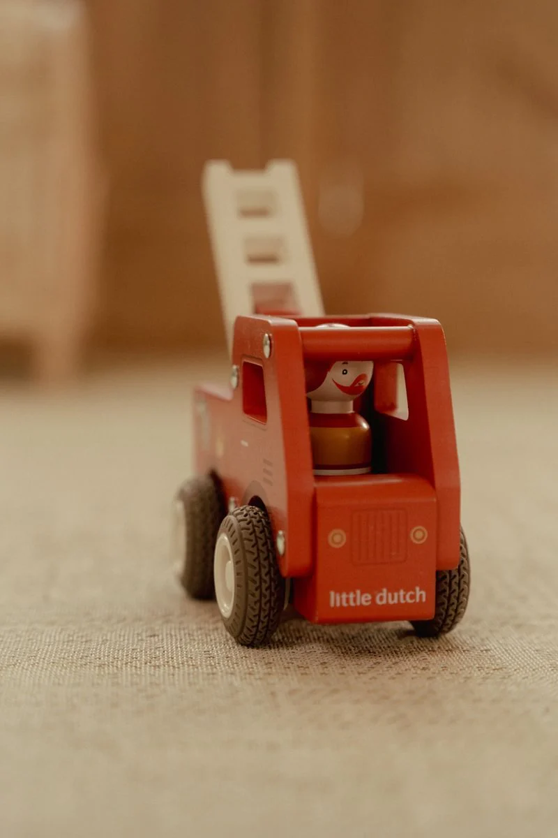 Little Dutch Brandweerwagen Met Pegdoll - Image 19