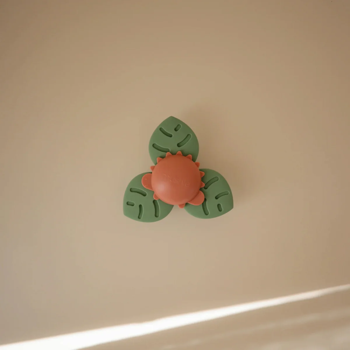 Mushie Badspeelgoed Spinner Dino - Image 8