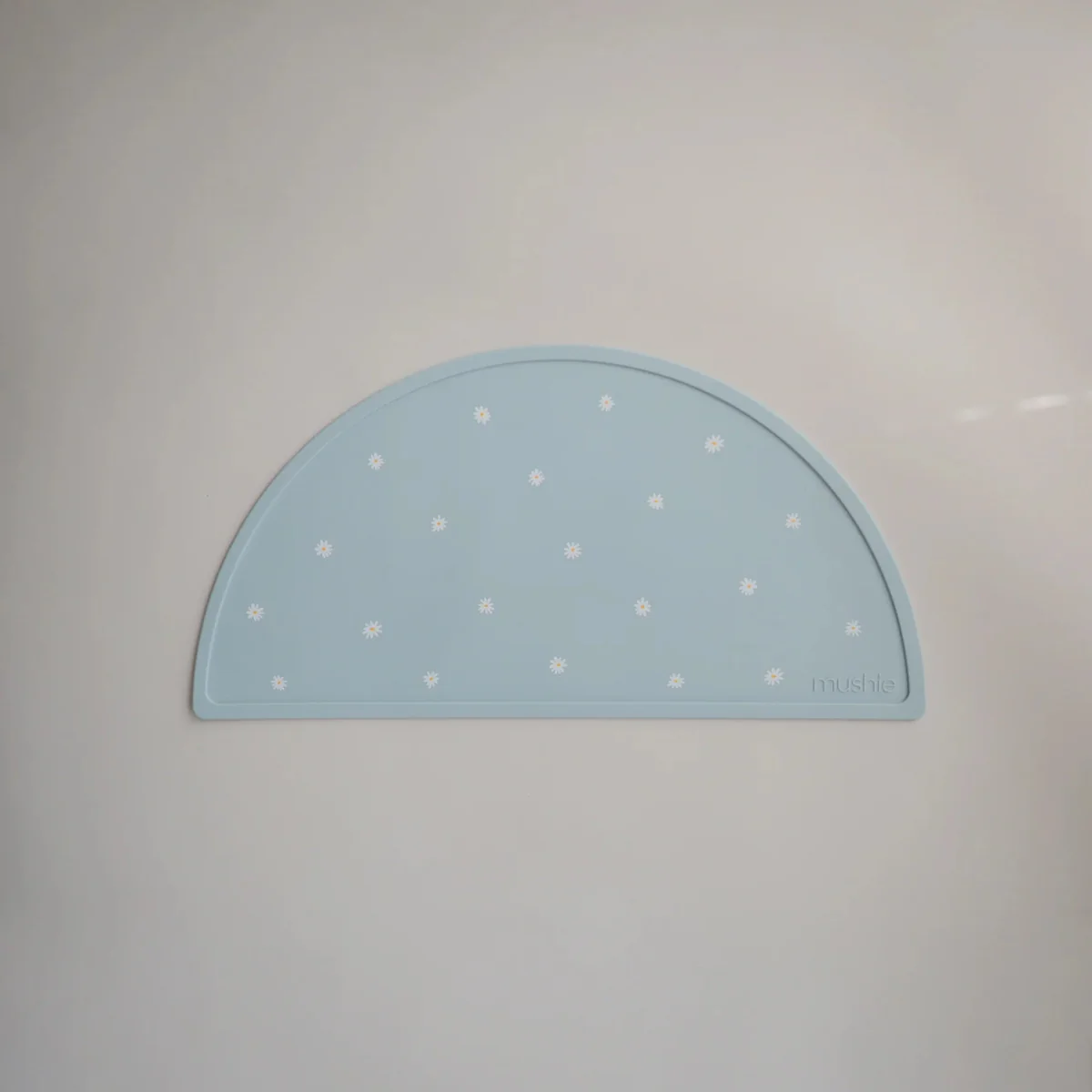 Mushie Placemat White Daisy - Image 2